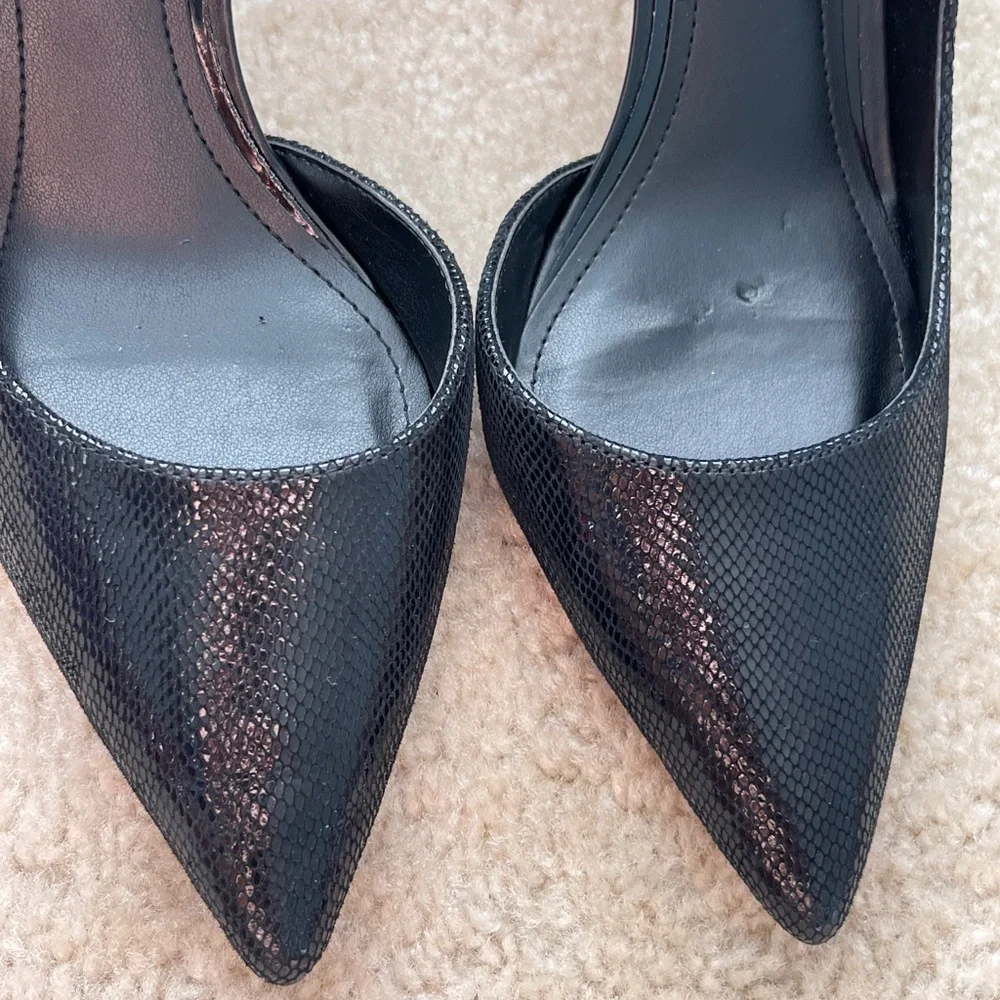 White House Black Market Black Dorsay Style Heels mismatched sizes L7.5 R7